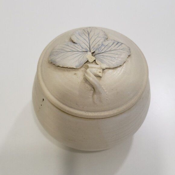 Beautiful Trinket Pottery Bowl with Lid; Approx. 4.5 x 4.5 - Picture 6 of 7